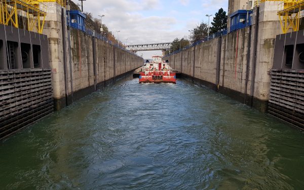 Modernizarea ecluzelor de pe calea de navigaţie Canalul Dunăre-Marea Neagră